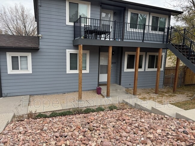 Photo - 1225 N Chestnut St