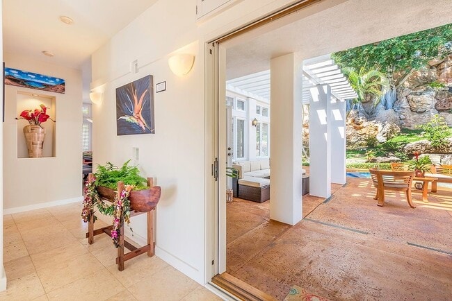 Photo - 542 Ahina St