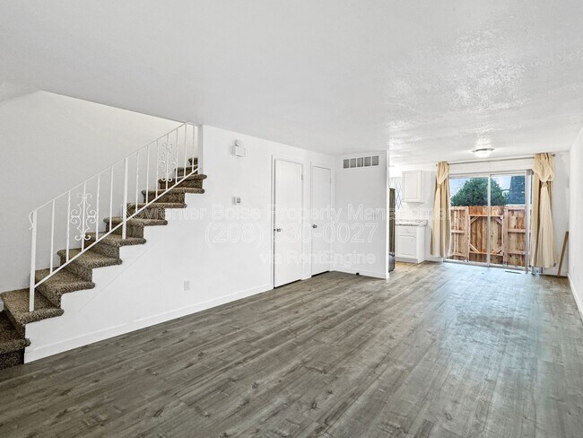 Photo - 4811 W Targee St