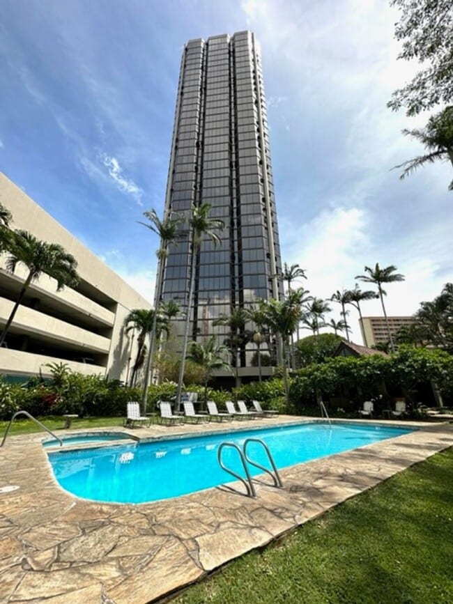 Building Photo - 1 Bedroom, 1 Bathroom, 1 Open Parking (Hal... Unit 1004 Rental