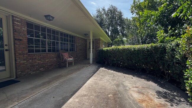 Photo - 809 Atlow Dr