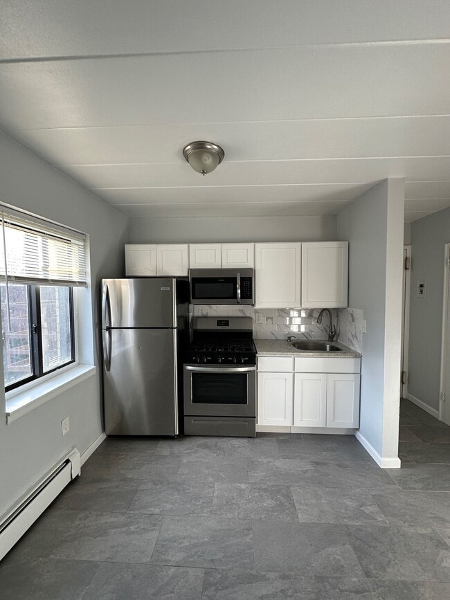 Building Photo - Rose Garden - Your Gateway to Modern Livin... Rental