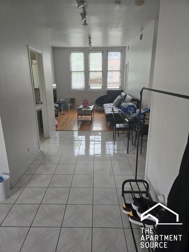 Photo - 1037 W Polk St Unit 3F