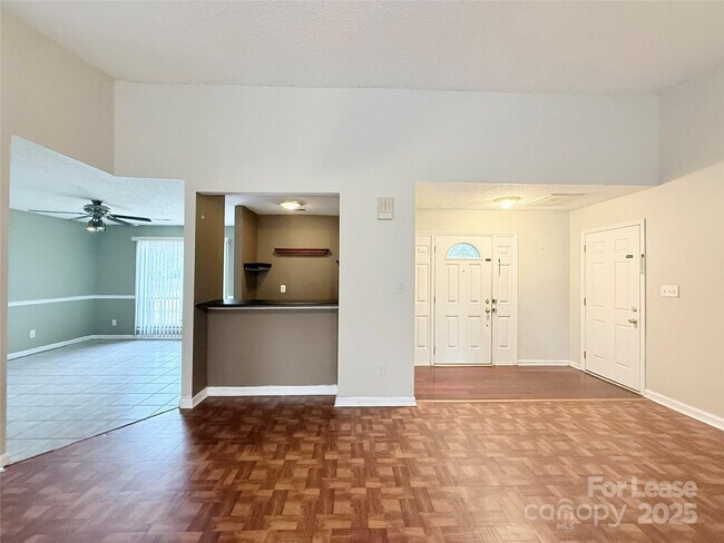 Photo - 6924 Long Needles Dr