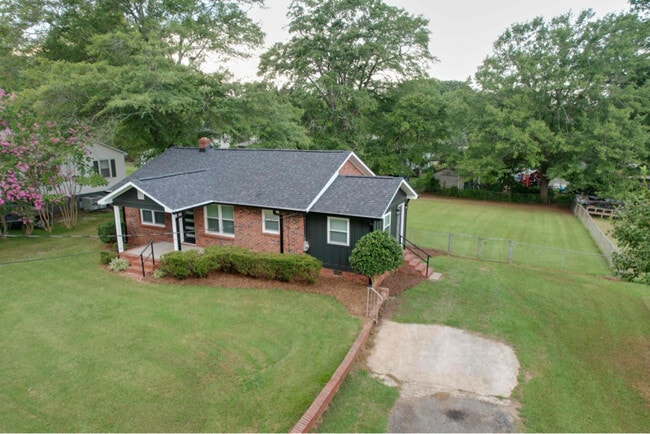 Photo - 306 Edgewood Ave House
