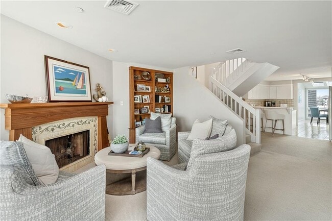 Photo - 31 Coddington Wharf Unit 24