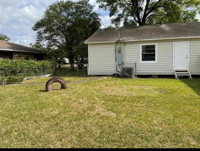 Building Photo - 13429 Bandera St