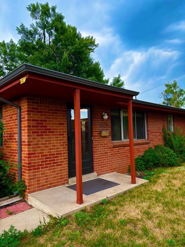 Building Photo - Remodeled Duplex Just Minutes from Old Tow... Rental