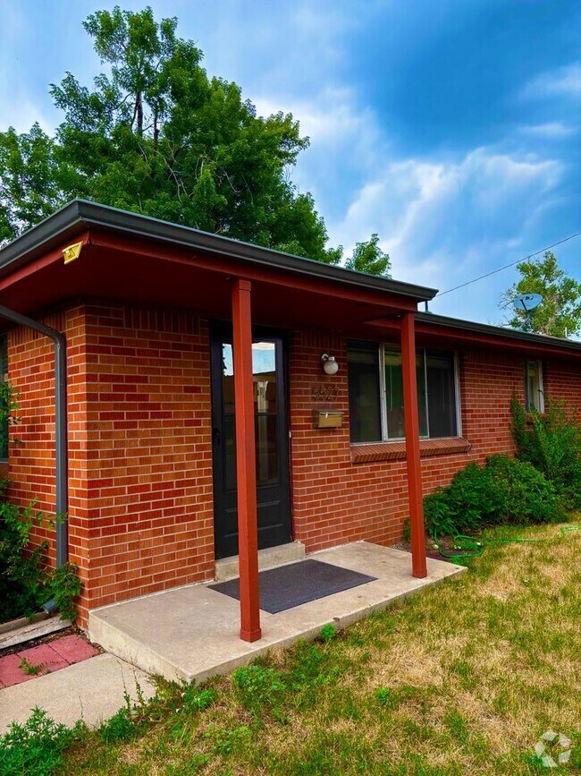 Building Photo - Remodeled Duplex Just Minutes from Old Tow... Rental