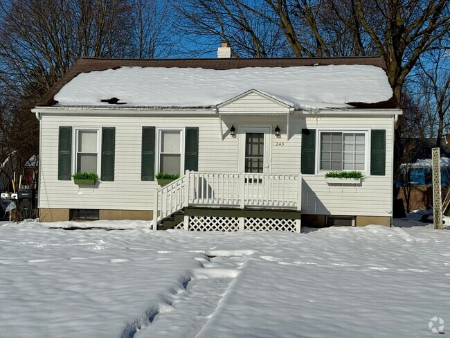 Building Photo - 243 Harwood Ave Rental