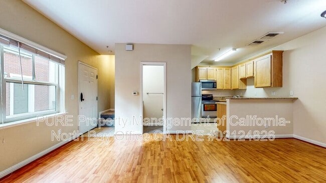 Photo - 110 5th St