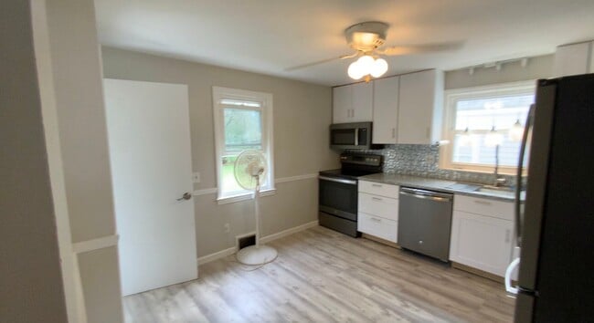 Photo - 73 Kenway Dr