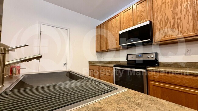 Photo - 1181 E Boston St