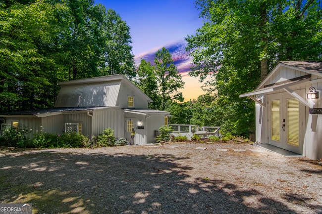 Building Photo - 1056 Sky Hawk Mountain Rd Rental