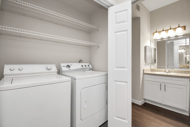 Photo - 11355 Richmond Ave. Apartamento Unidad 1102