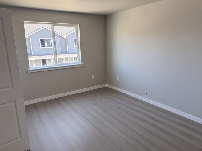 Photo - 2673-2687 S Cloverleaf Loop Unit 2673