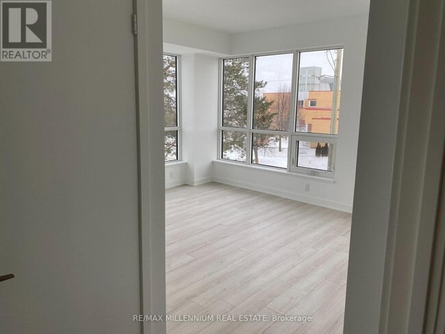 Photo - 681 Yonge St Unit 205