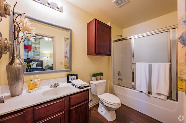 2BA, 2BR - Bathroom
