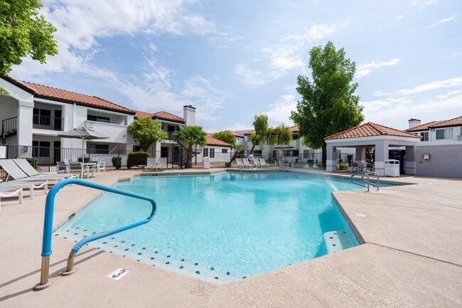 Building Photo - The Village at Lindsay Park Apartments