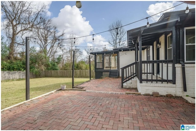 Photo - 2209 Pine Ln