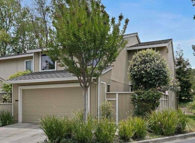 Photo - 1405 Kinross Ct