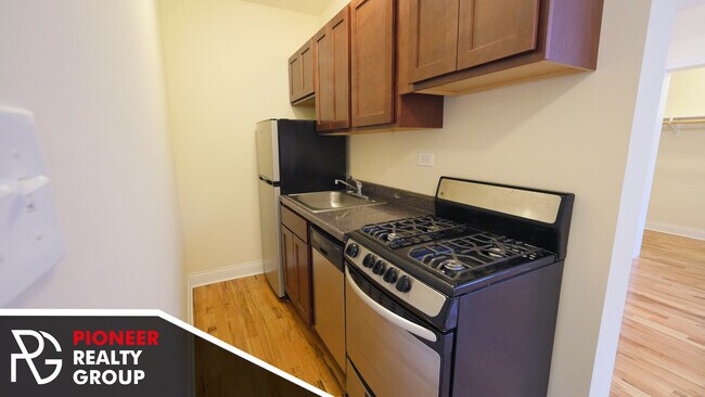 Photo - 818 W Diversey Pky Unit G