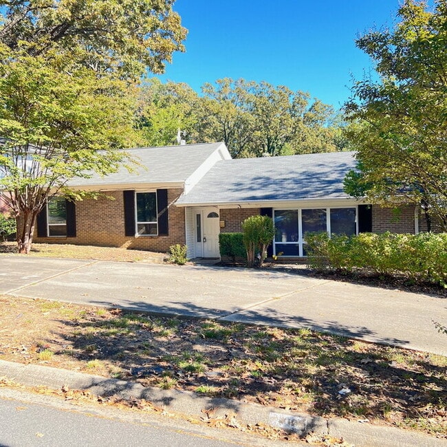 Building Photo - 101 N Plaza Dr