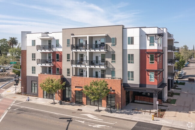 Photo - Main Street Plaza