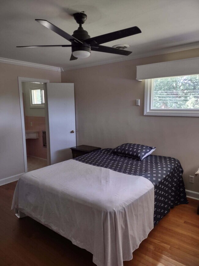 Photo - Furnished Charming 1-Bedroom with Private On-Suite Bathroom in Pfafftown! Unit Room 3