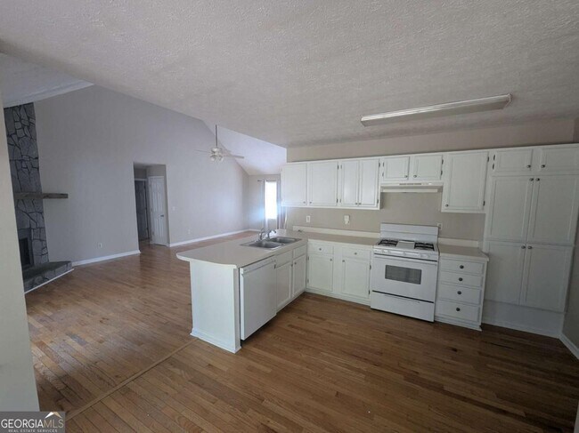 Photo - 1995 Holly Cove Rd