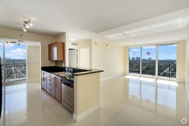 Building Photo - 3232 SW 22nd St Unit 1701 Rental