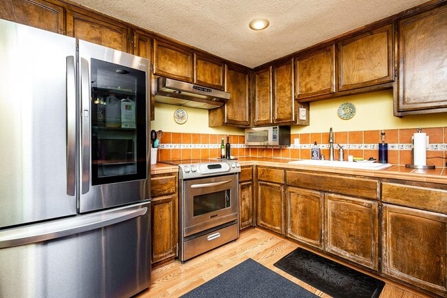 2734 Hurley Way