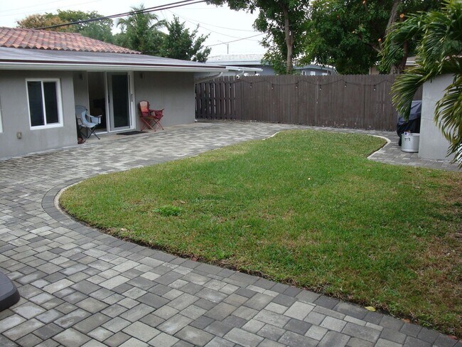 Photo - 31 NE 48th Ct