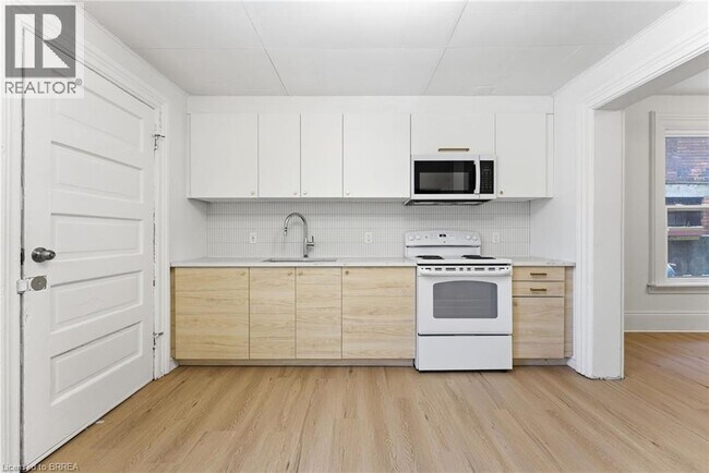 Photo - 176 Darling St