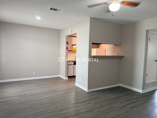 Photo - 2101 6th Ave N