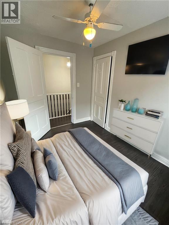 Photo - 17 Victoria Ave Unit Upper