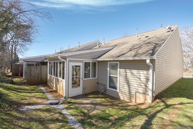Photo - 228 Dalton Pl Wy