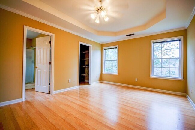 Photo - 589 Reading Ct NE