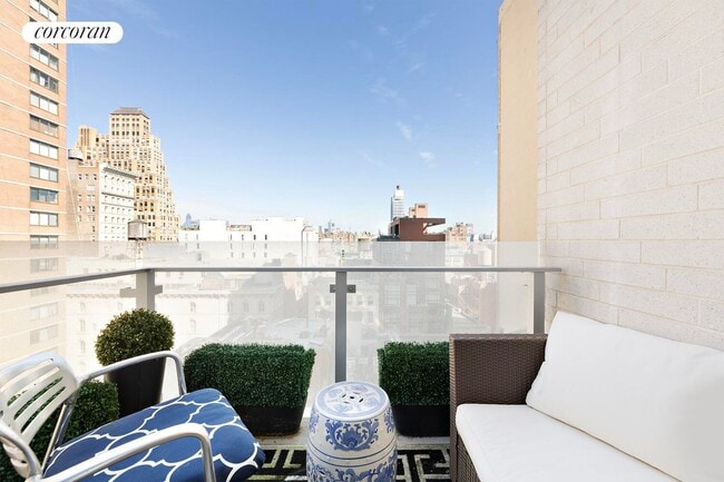 Photo - 50 Franklin St