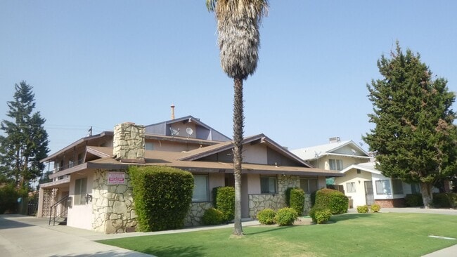 Building Photo - 6012 Stockdale Hwy Unit 3