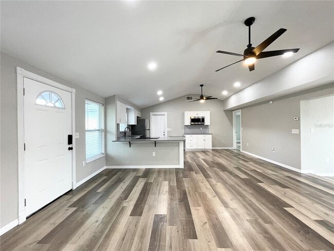 Photo - 11241 Yewtree Ave