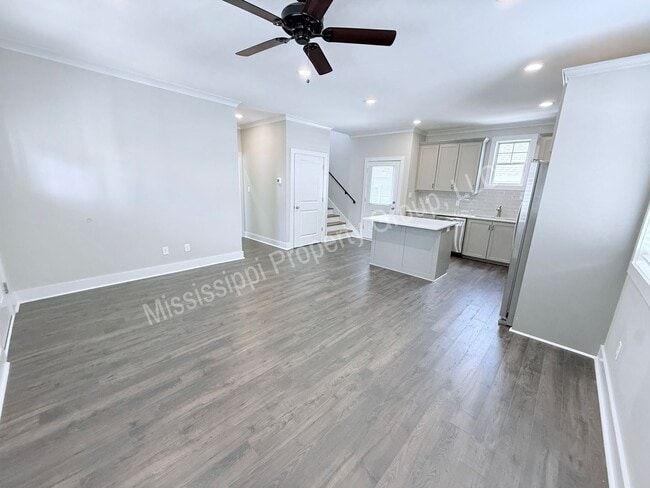1212 Ivy Rd
