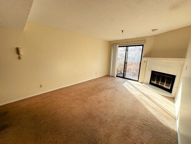 Photo - 1340 Brook St Unit M