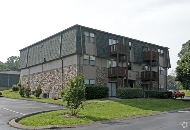 Regency Square Apartments - Regency Square Apartments