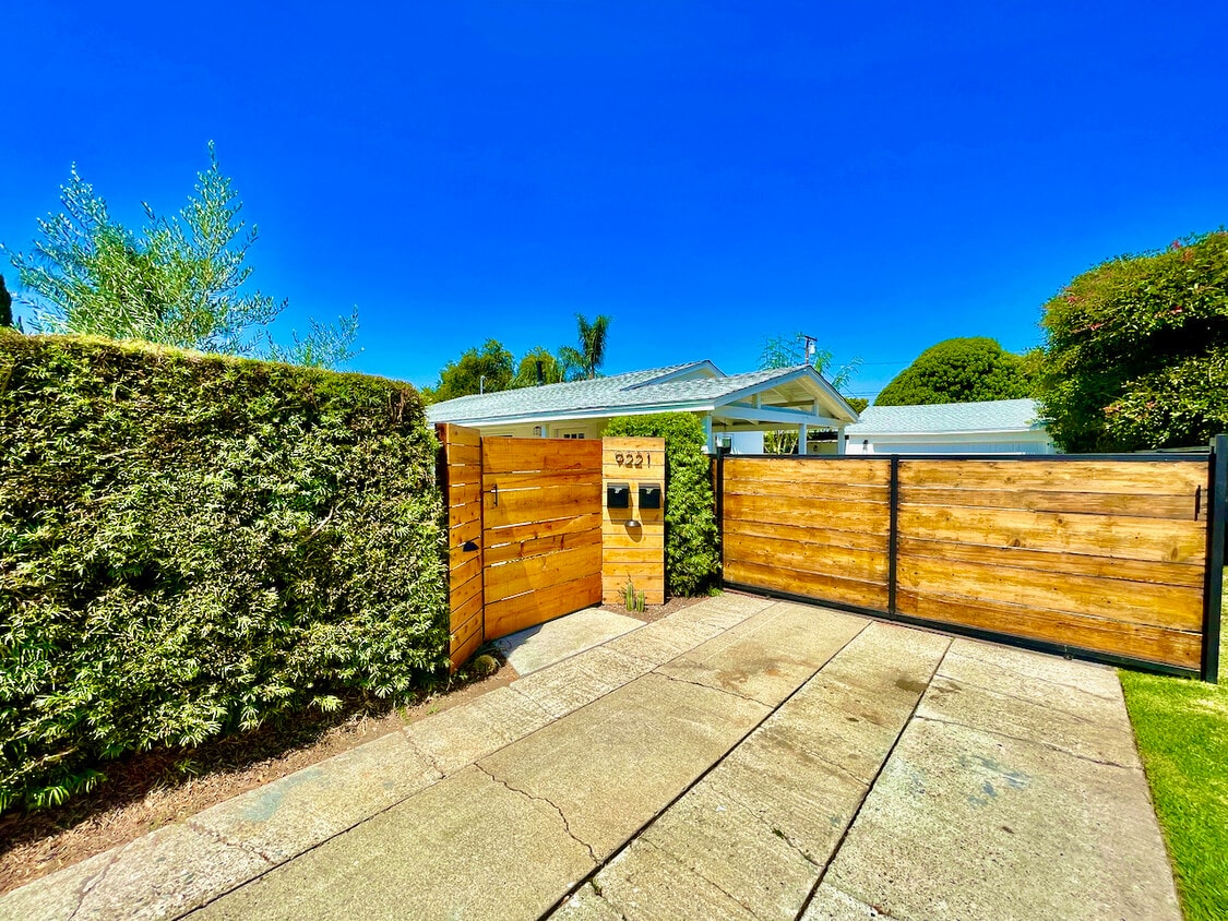 Photo - 9221 Laurel Ave (Whittier, CA)