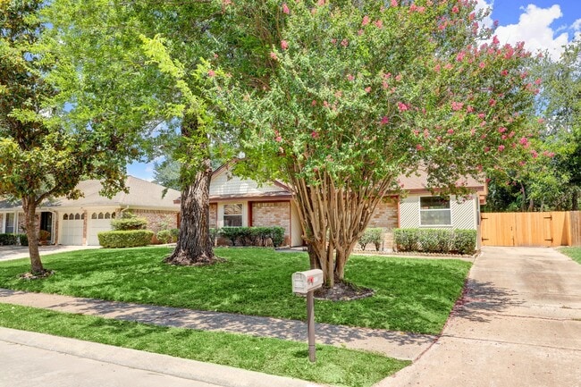 Building Photo - 9006 Stone Brook Ln