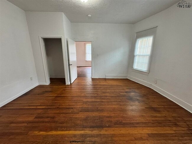 1111 Monroe St