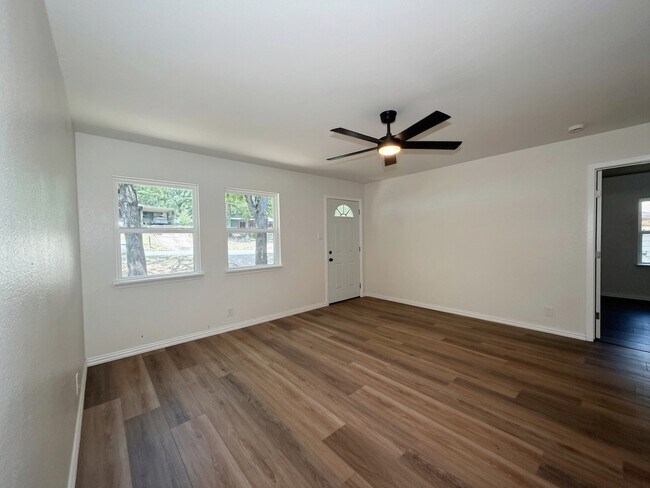 Photo - 1108 Park Dr