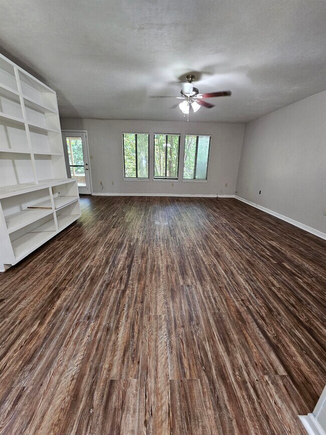 Photo - 6712 Tim Tam Trail