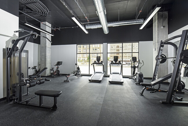 Gimnasio - The Astir Callowhill